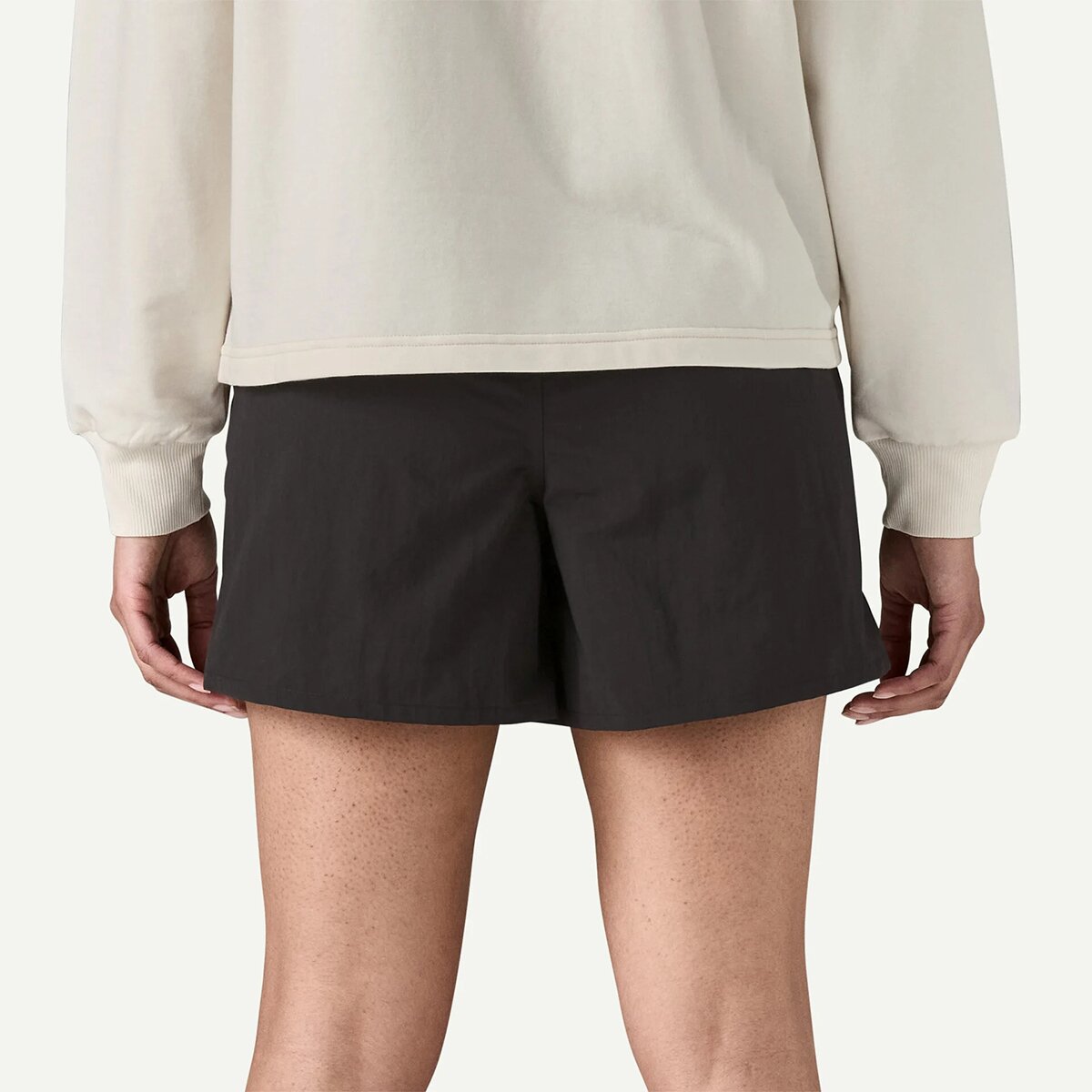 Женские шорты Patagonia Baggies 5in Short, цвет: Чёрный — фото 3