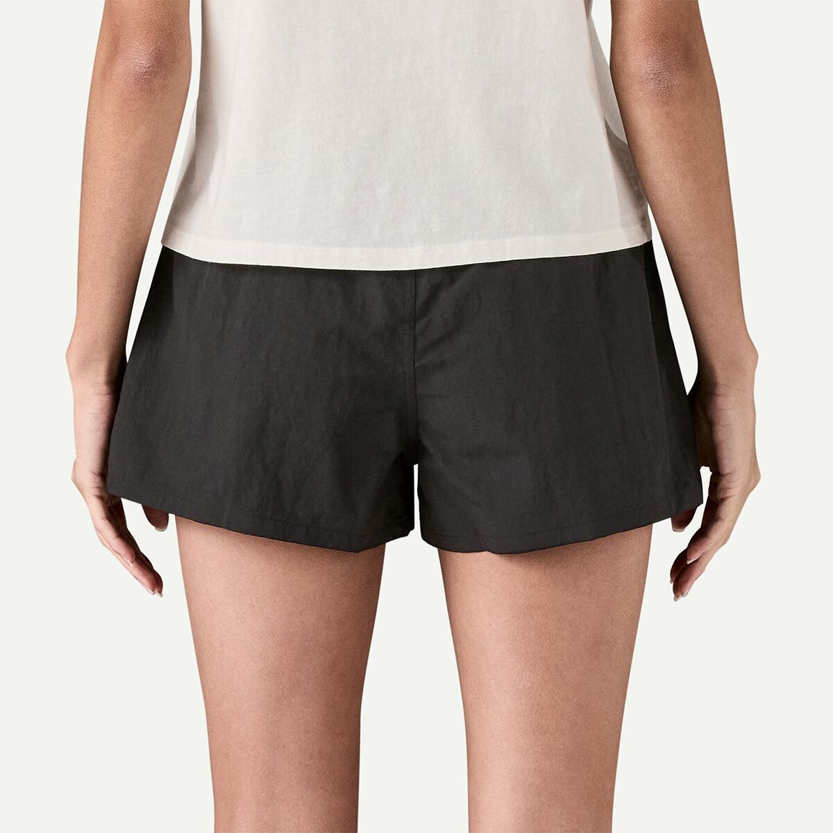 Женские шорты Patagonia Barely Baggies 2.5in Short, цвет: Чёрный — фото 2