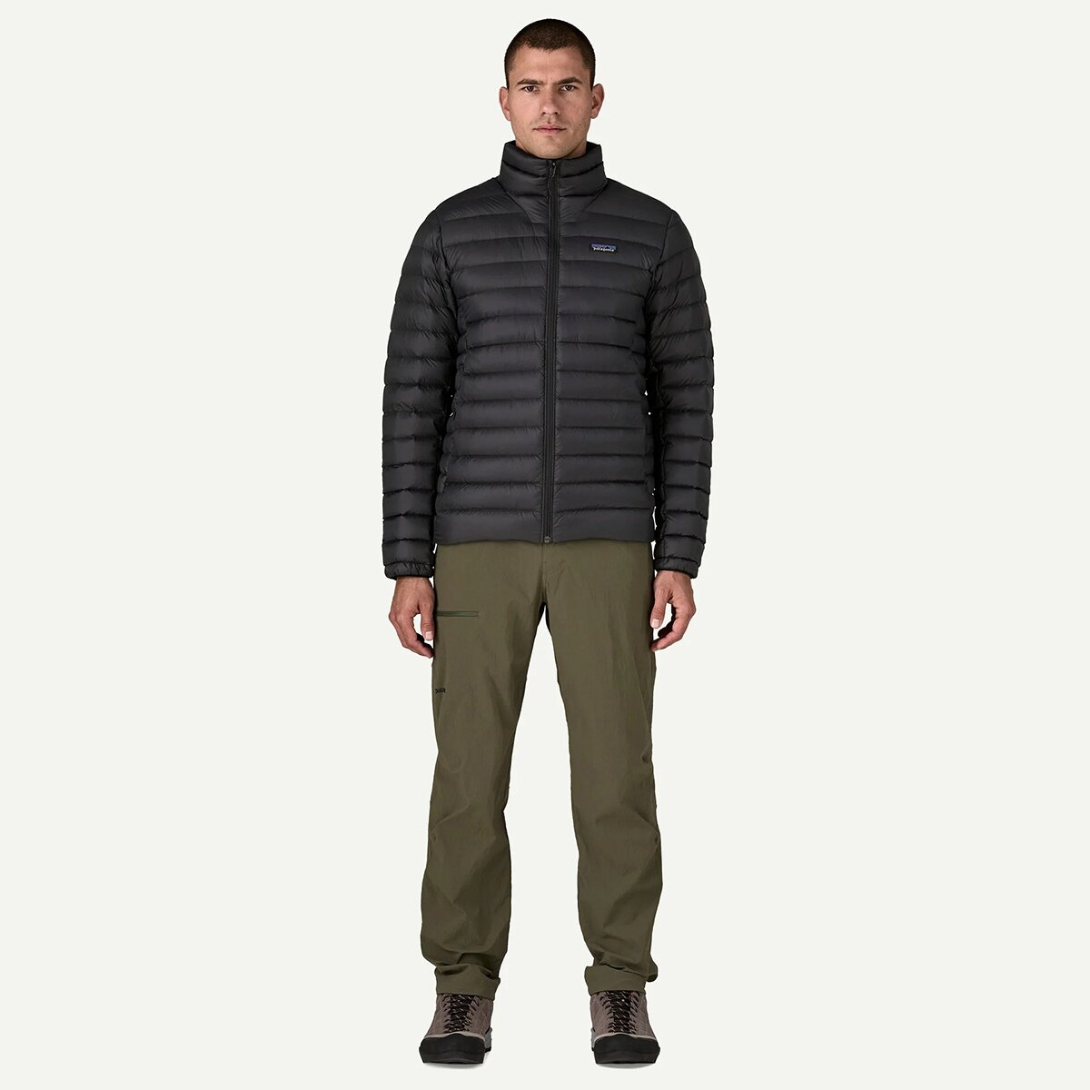 Мужская куртка Patagonia Down Sweater Jacket, цвет: Чёрный — фото 2
