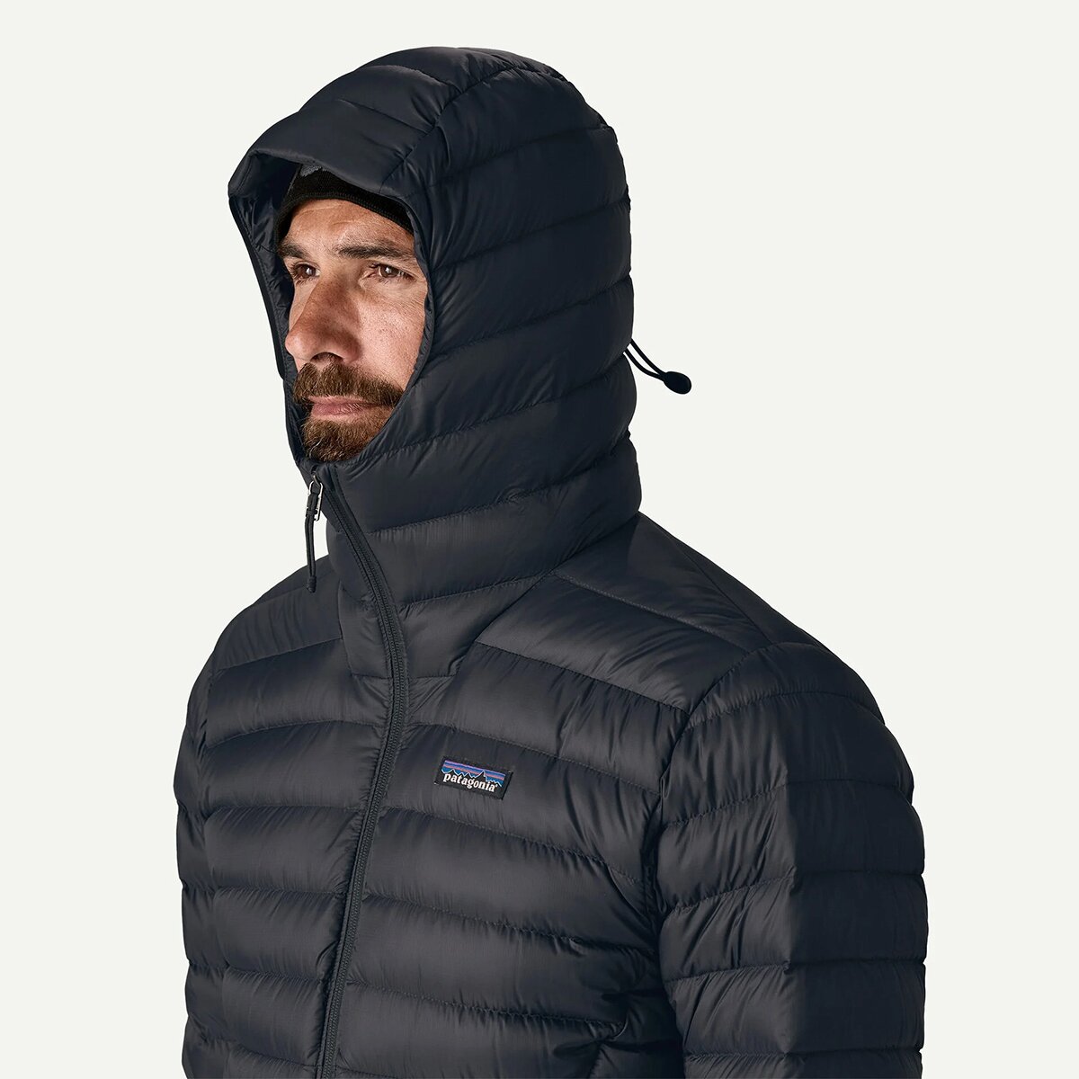 Мужская куртка Patagonia Down Sweater Hooded, цвет: Чёрный — фото 7