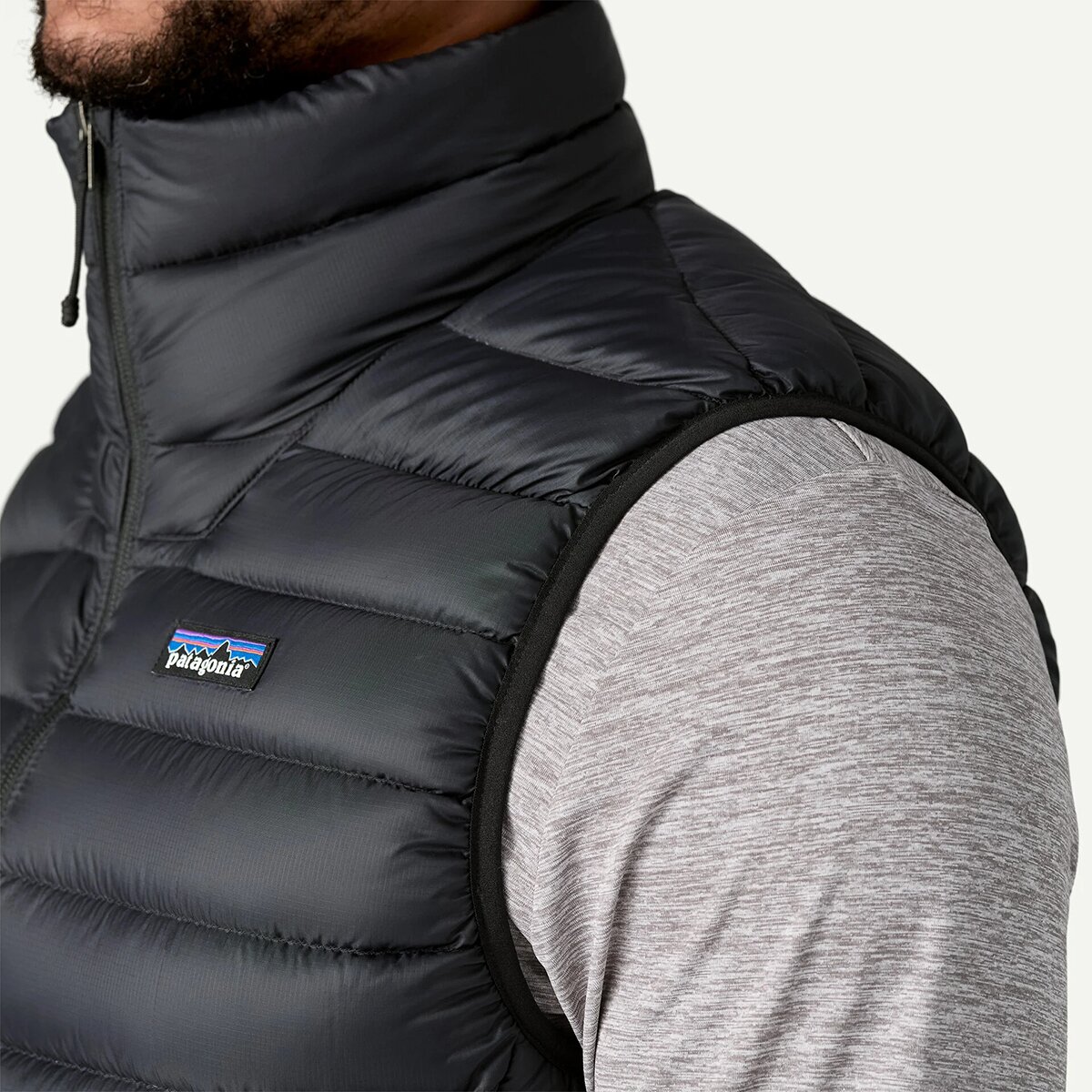 Мужской жилет Patagonia Down Sweater Vest, цвет: Чёрный — фото 6