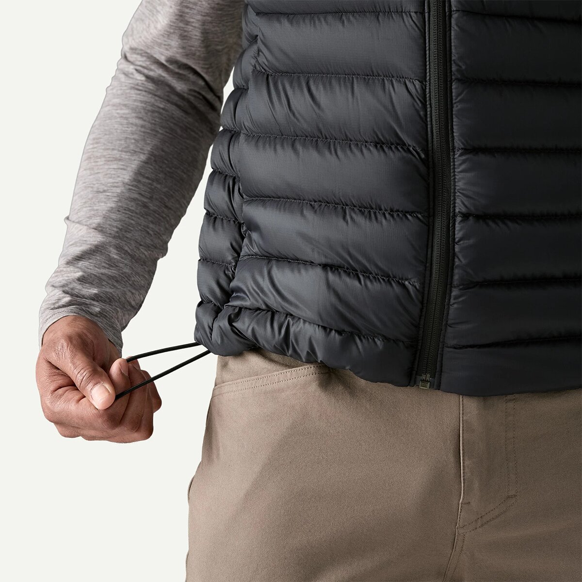 Мужской жилет Patagonia Down Sweater Vest, цвет: Чёрный — фото 7