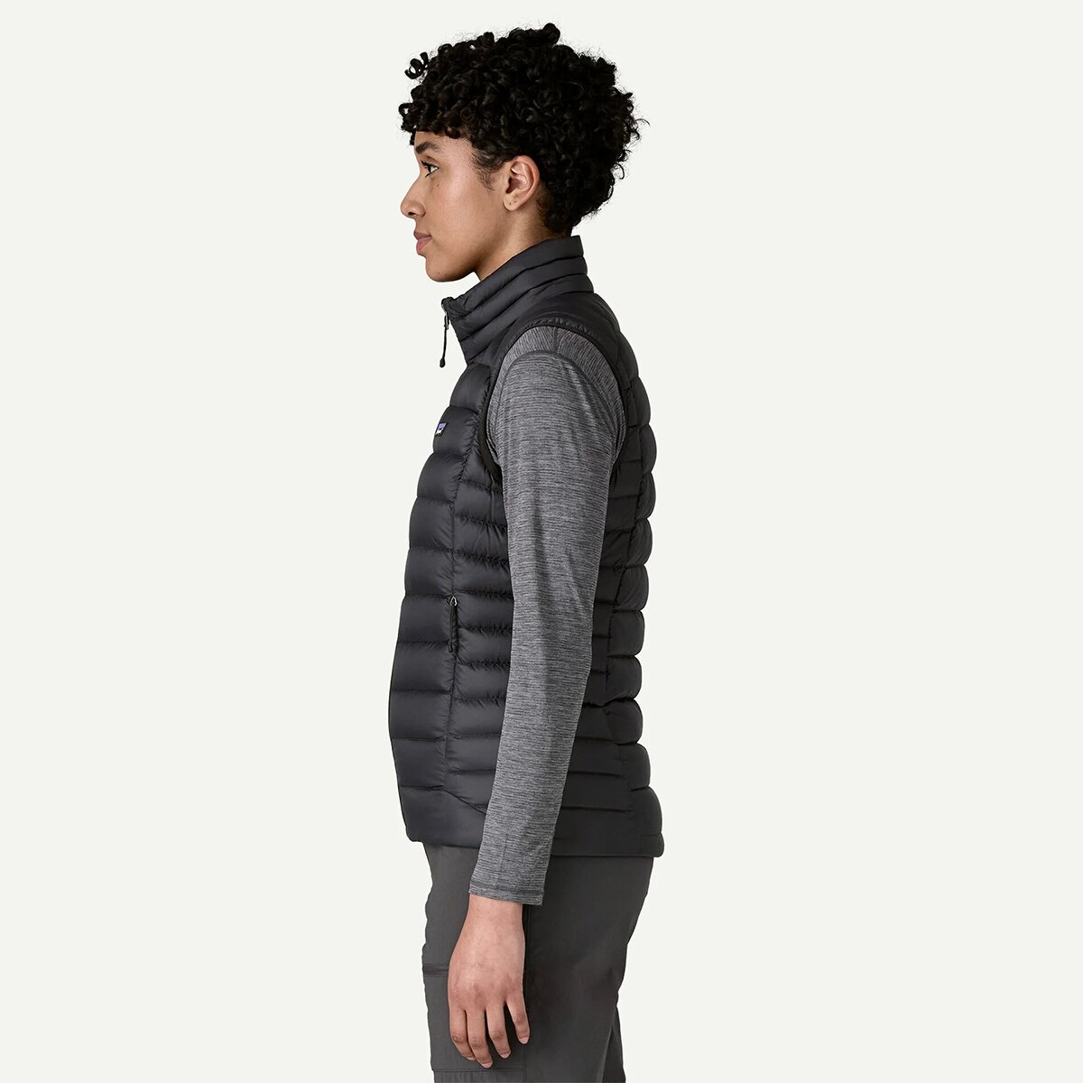 Женский жилет Patagonia Down Sweater Vest, цвет: Чёрный — фото 5