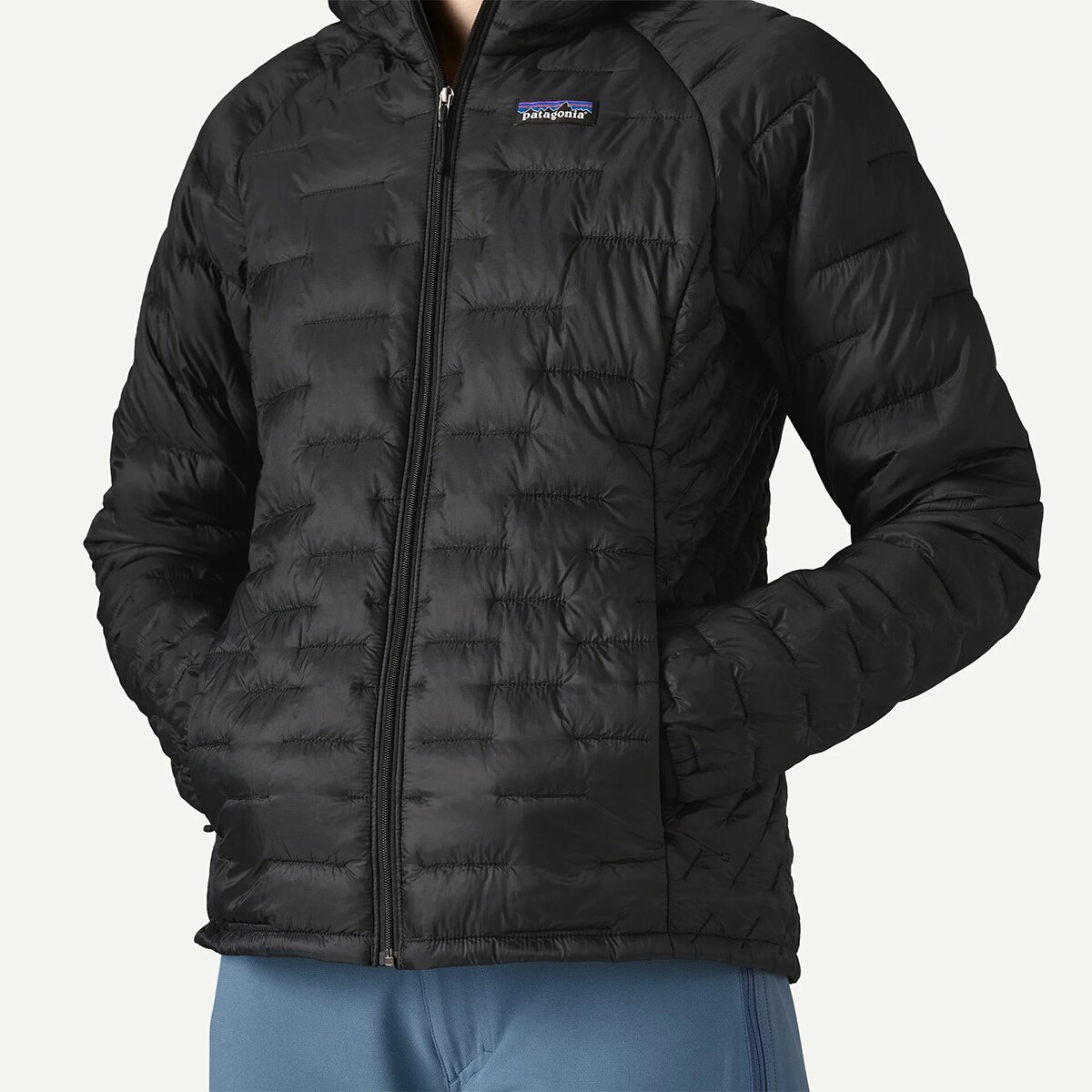 Женская куртка Patagonia Micro Puff Hooded Insulated, цвет: Чёрный — фото 4