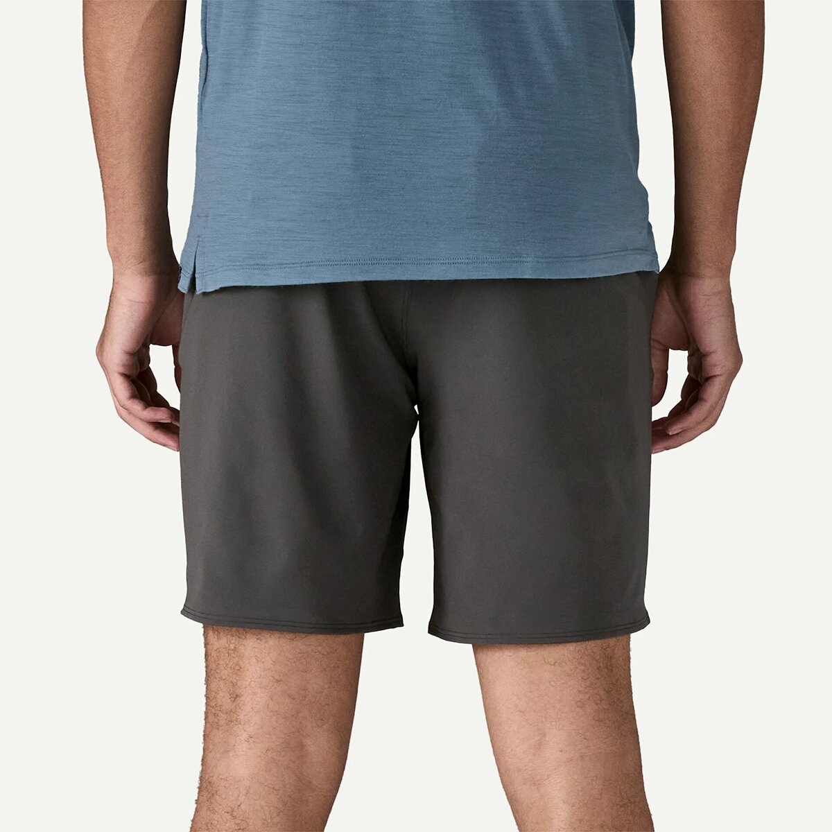 Мужские шорты Patagonia Hydropeak 18in Hybrid Walk Short, цвет: Чернильный чёрный — фото 2