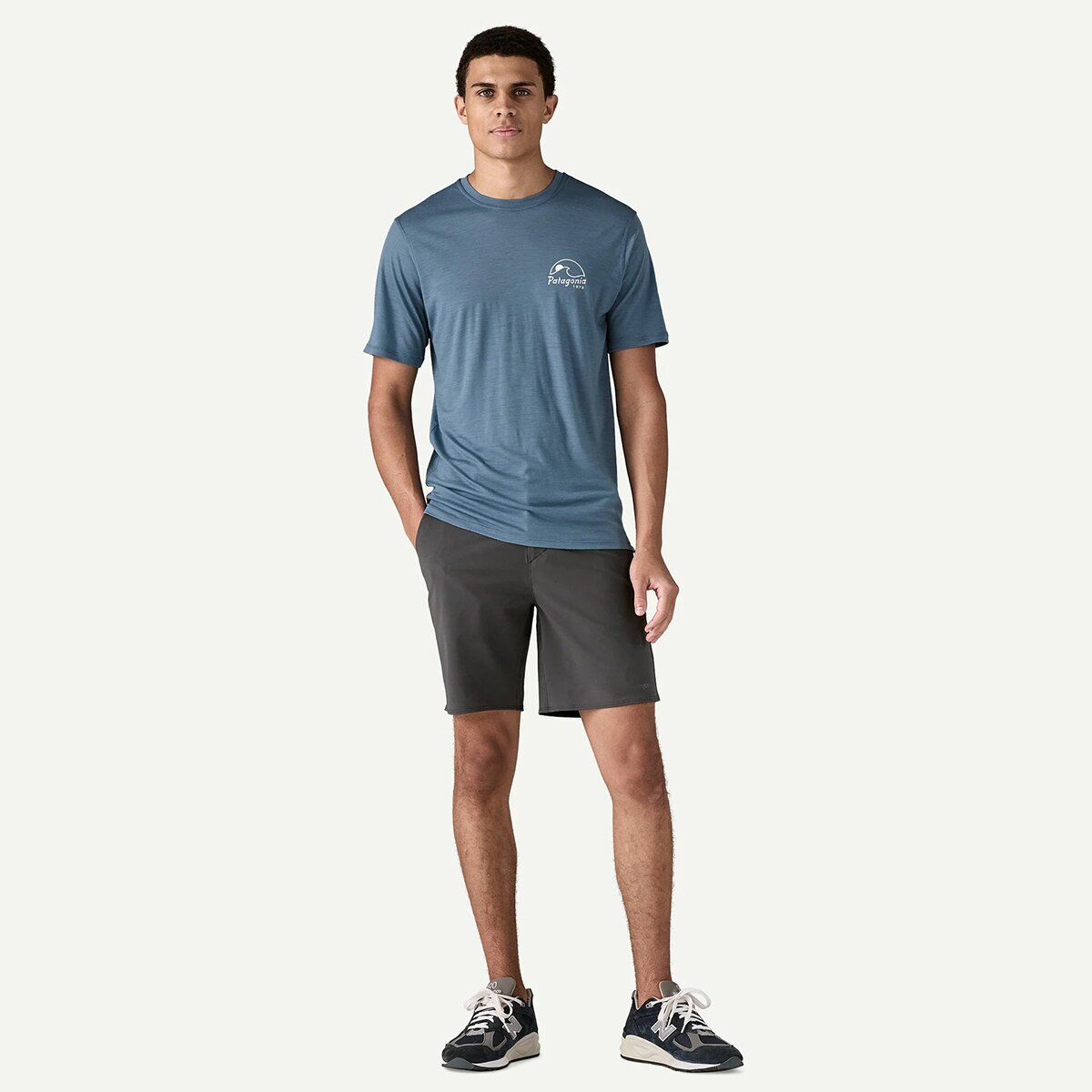 Мужские шорты Patagonia Hydropeak 18in Hybrid Walk Short, цвет: Чернильный чёрный — фото 3