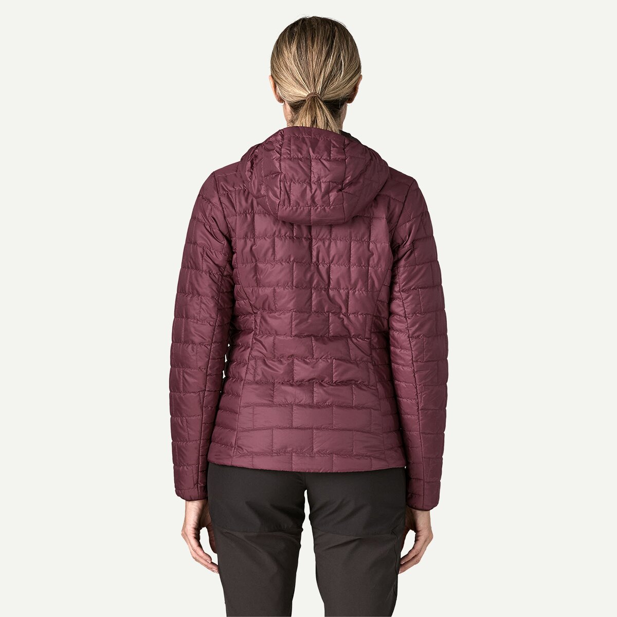 Женское худи Patagonia Nano Puff Insulated, цвет: Ягодный инжирный — фото 8