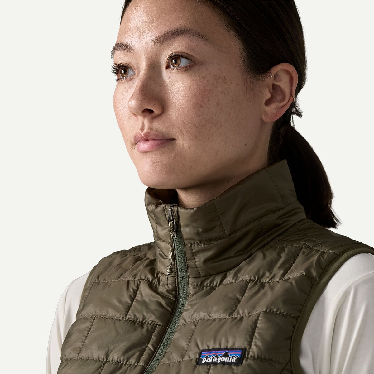 Женский жилет Patagonia Nano Puff Vest, цвет: Зелёный, вариант 1 — фото 7