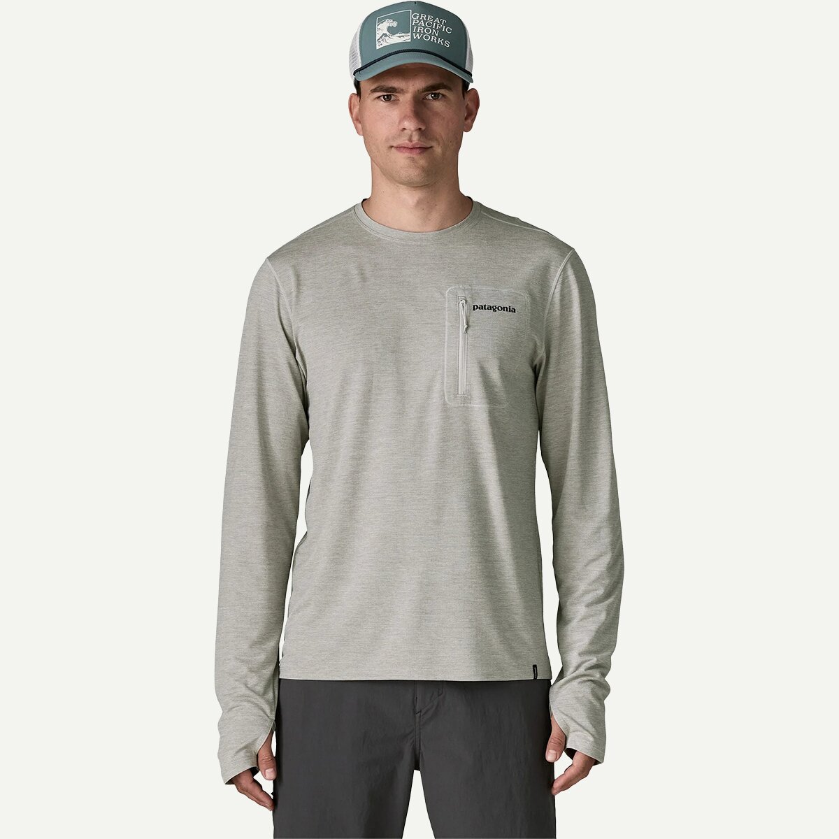Мужская рубашка Patagonia Capilene Cool Fitz Roy Trout Long-Sleeve Sun, цвет: Серый / Соляной серый — фото 5