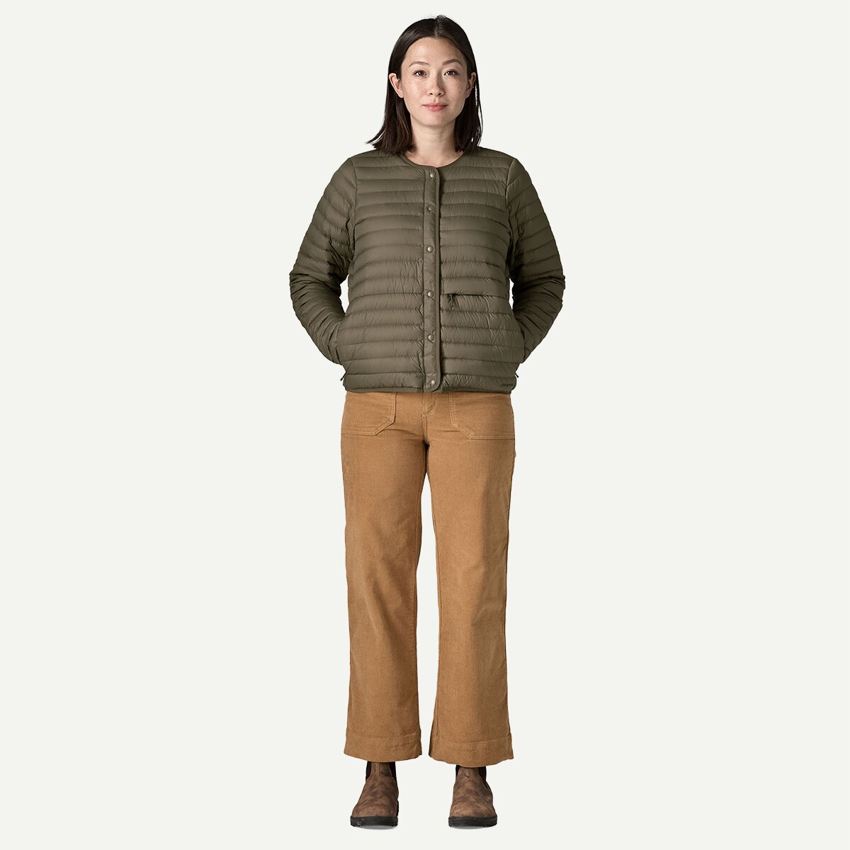 Женский кардиган Patagonia Lightweight Reversible Down Sweater Cardigan, цвет: Зелёный — фото 2