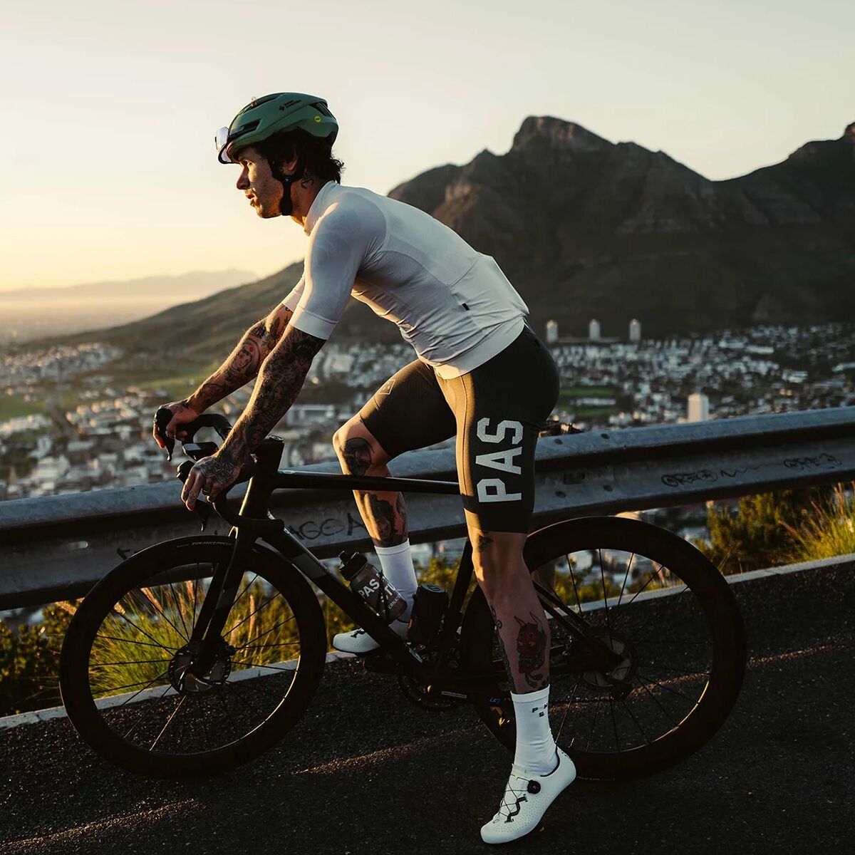 QUOC Escape Road Cycling Shoe