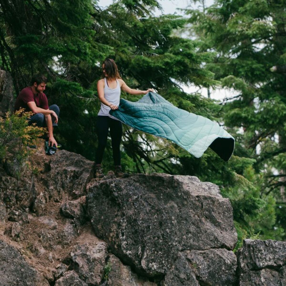 Rumpl Original Puffy Cascade Fade Green Accessories