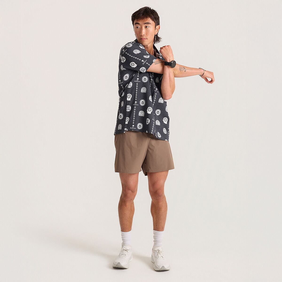 Мужская рубашка Roark Bless Up Trail Short-Sleeve Shirt, цвет: Чёрный с принтом — фото 3