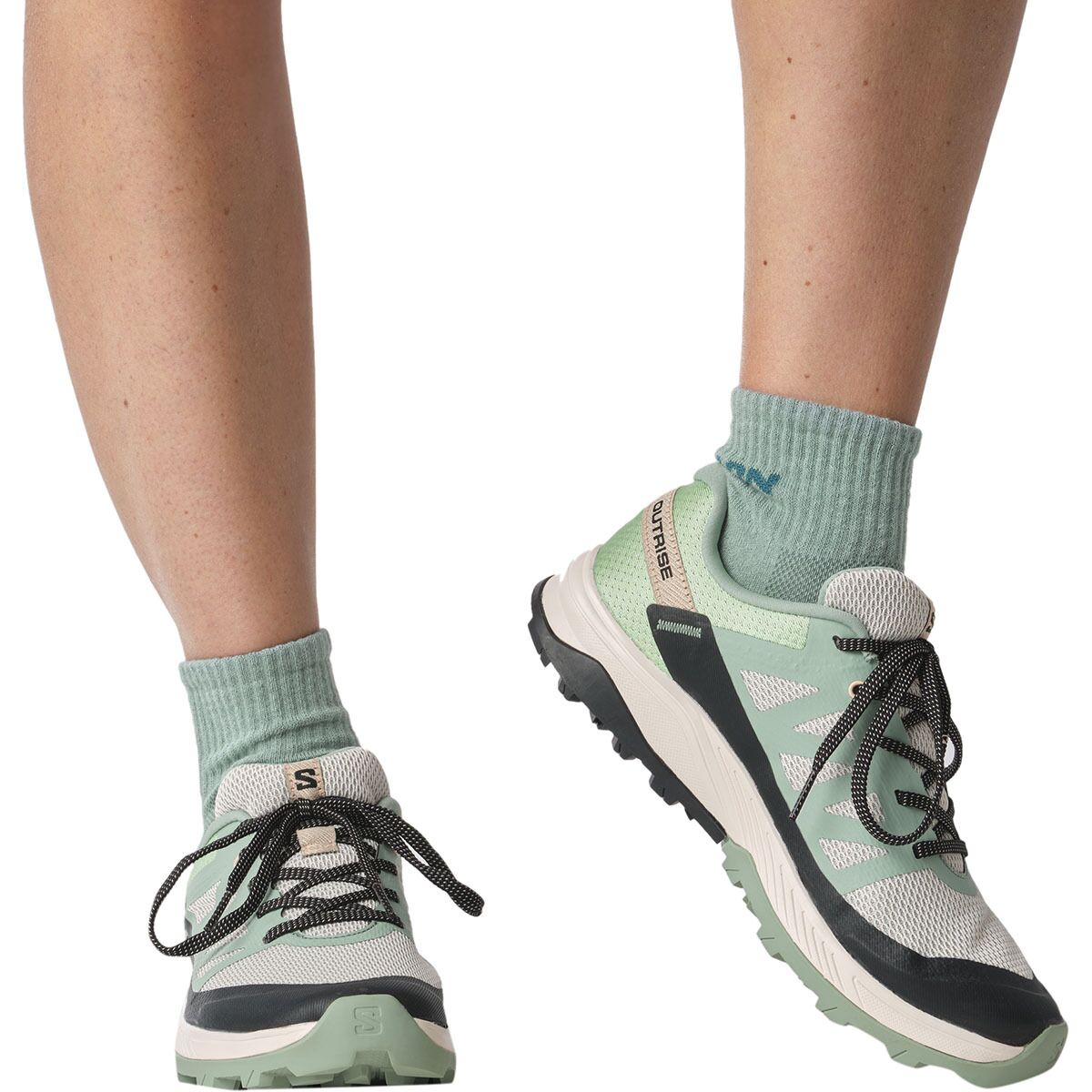 salomon women's hiking footwear