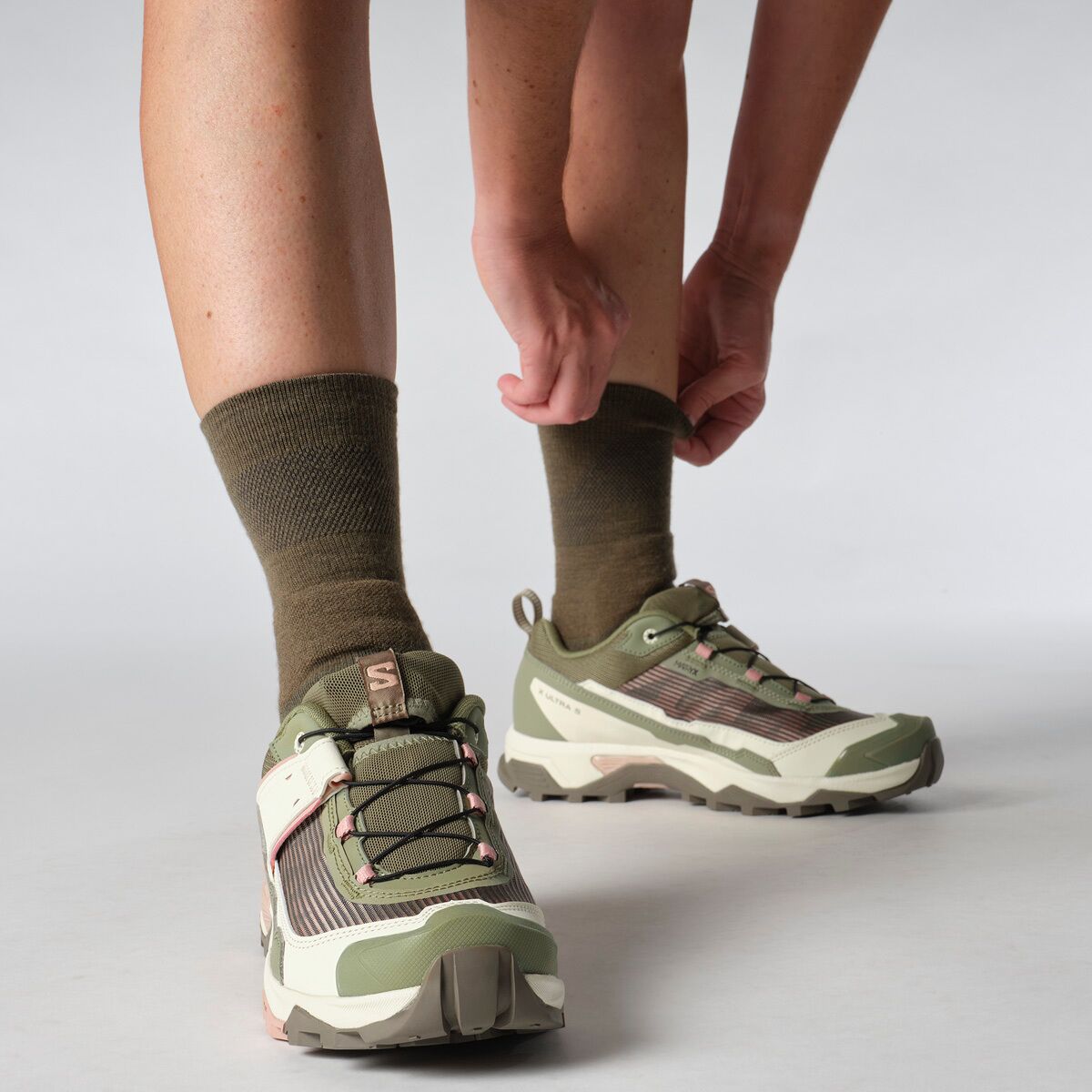 Salomon X Ultra 5 Hiking Shoe - Women´s