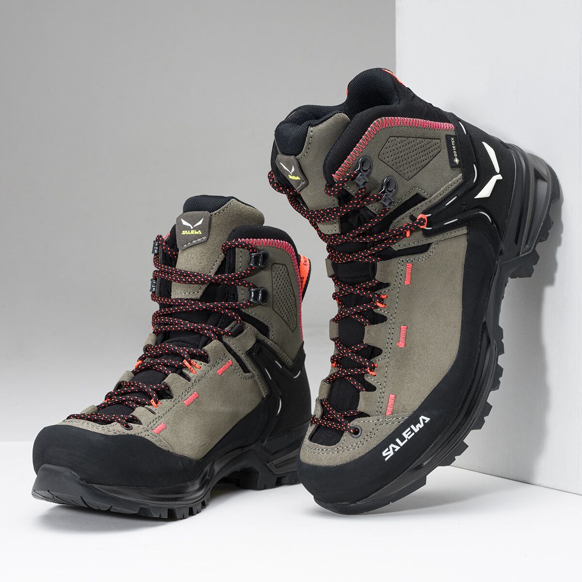 Salewa Mountain Trainer 2 Mid GTX Backpacking Boot -...