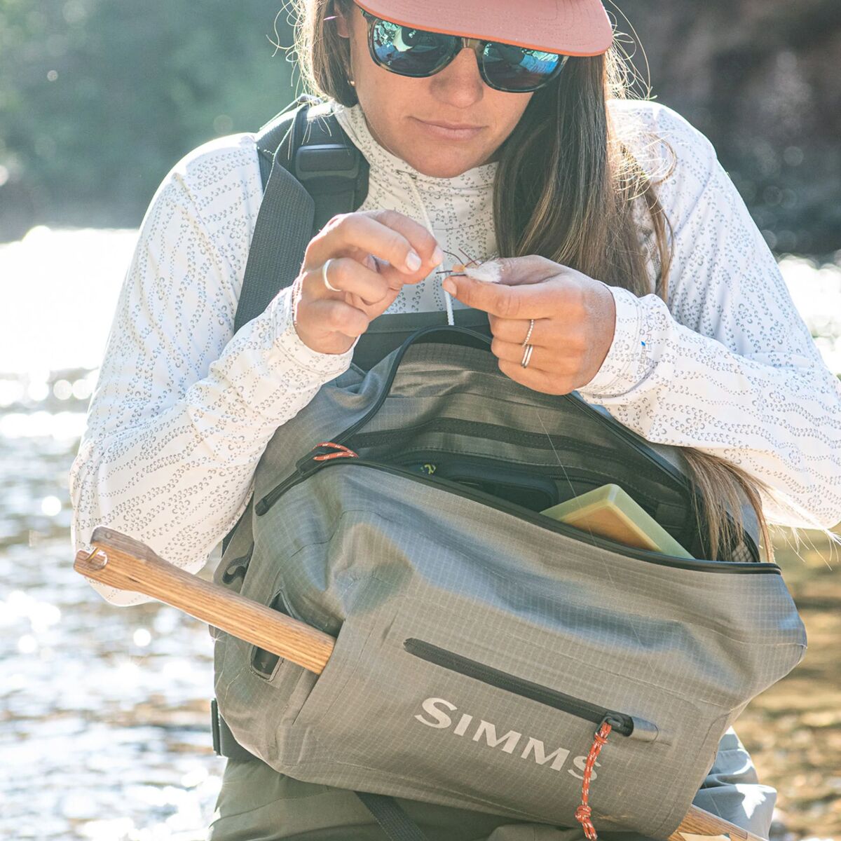 Сумка Simms Dry Creek Z 12L Sling, цвет: Стальной — фото 4