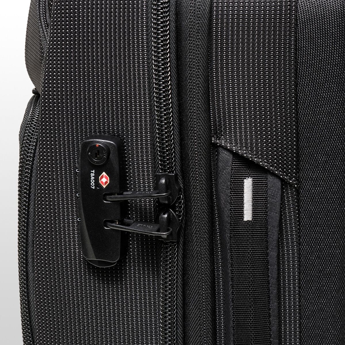 Thule Crossover 2 35L Carry-On Spinner Bag
