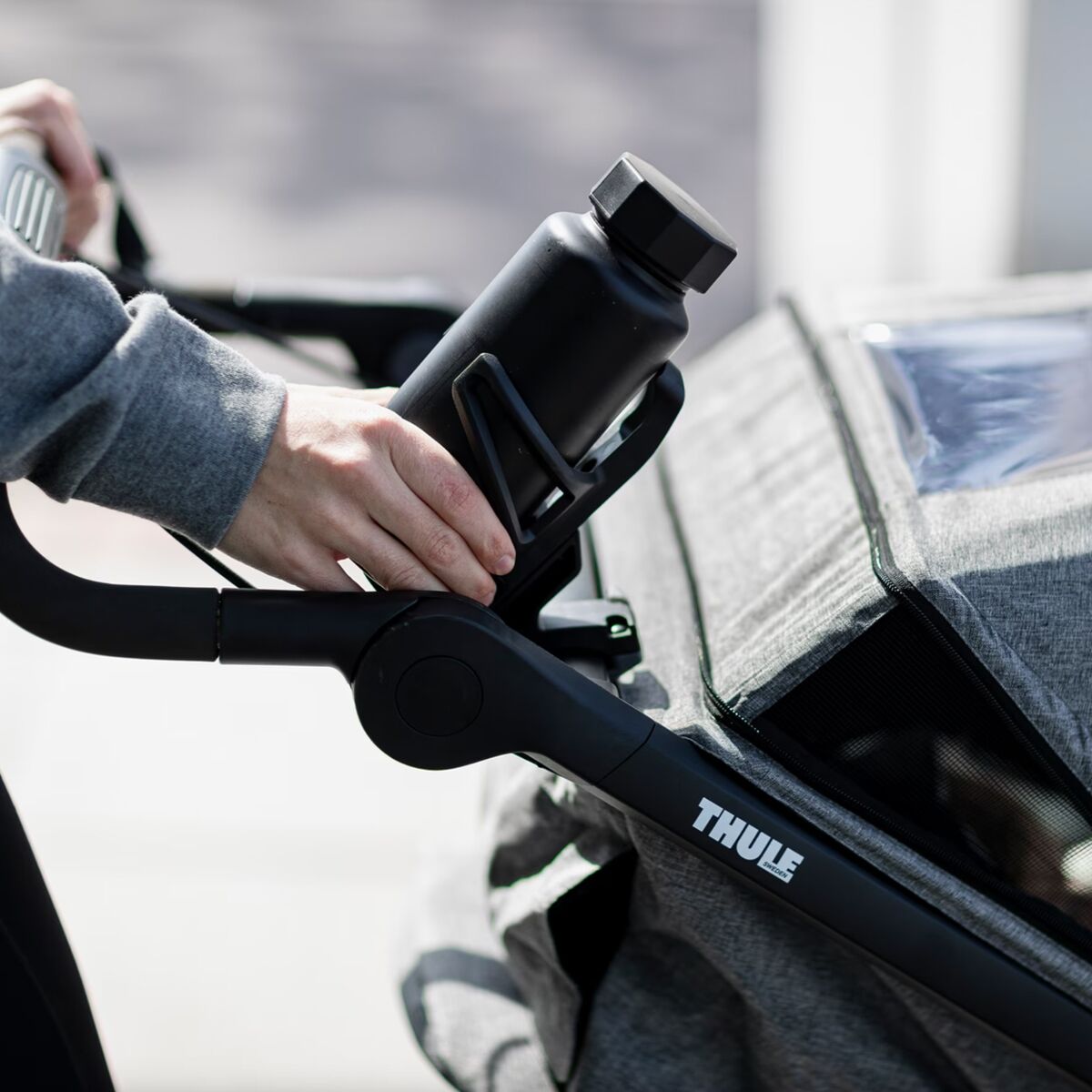 thule chariot cup holder