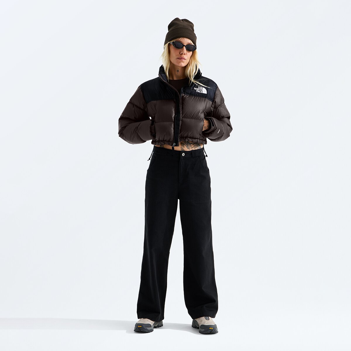 Женская куртка The North Face Nuptse Short, цвет: Тёмный каштановый / Чёрный — фото 5