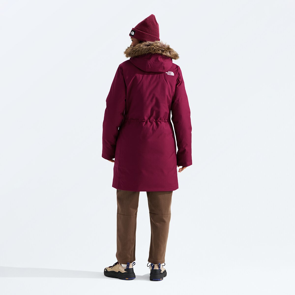 Женская куртка The North Face Arctic Down Parka, цвет: Бордовый — фото 2