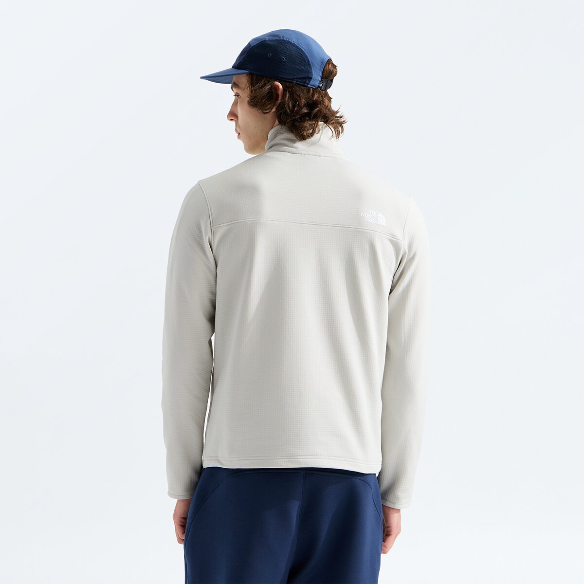 Мужская куртка The North Face Cedar Trail Grid Fleece 1/4-Zip, цвет: Облачный — фото 2
