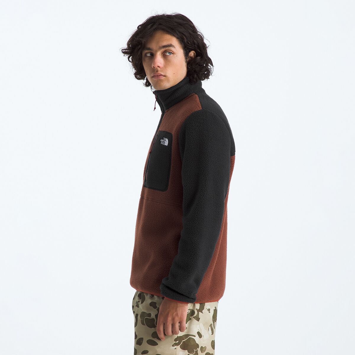 Мужская куртка The North Face Yumiori 1/4-Zip, цвет: Чёрный / Железный глиняный — фото 3