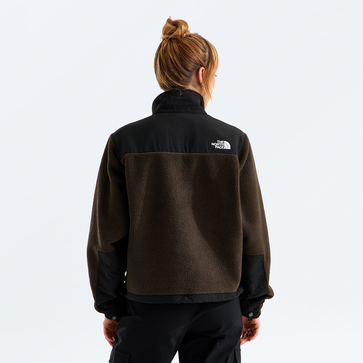 Женская куртка The North Face Retro Denali, цвет: Тёмный каштановый / Чёрный — фото 2