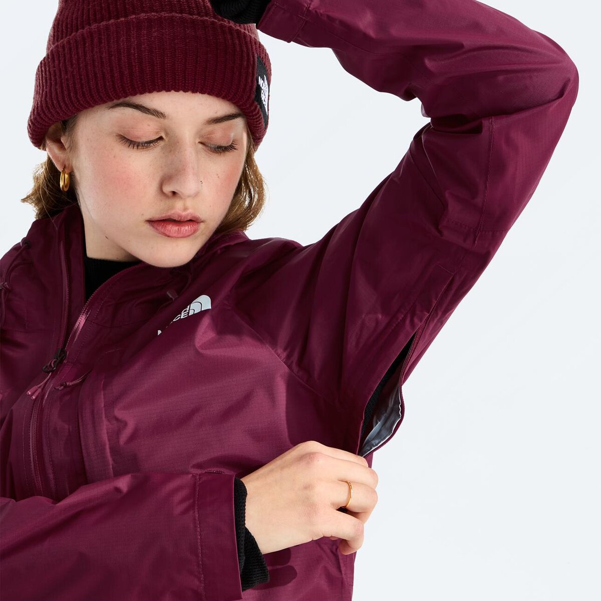 Женская куртка The North Face Alta Vista Rain Jacket, цвет: Бордовый — фото 4