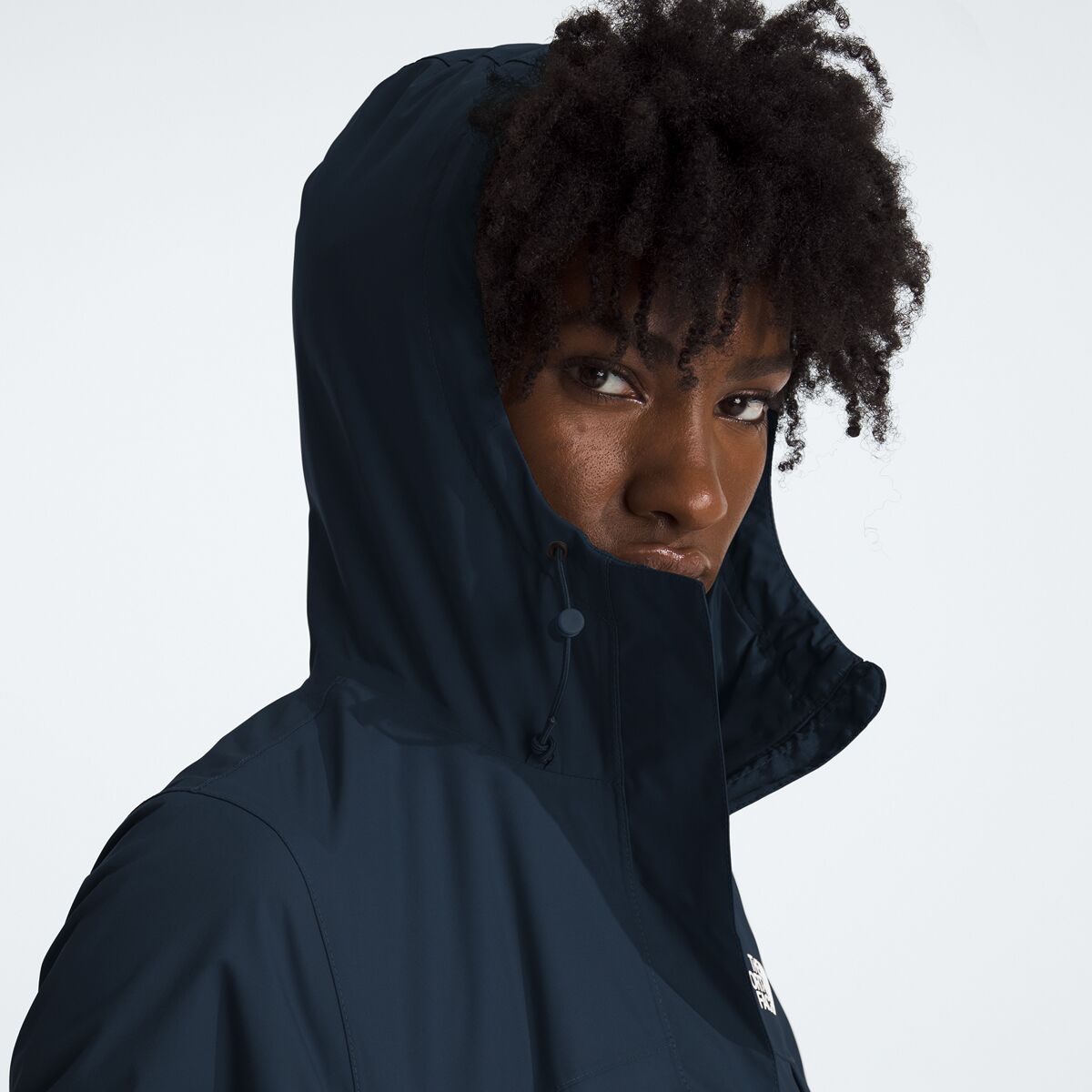 Женская куртка The North Face Antora Rain Parka, цвет: Снежный тёмно-синий — фото 4