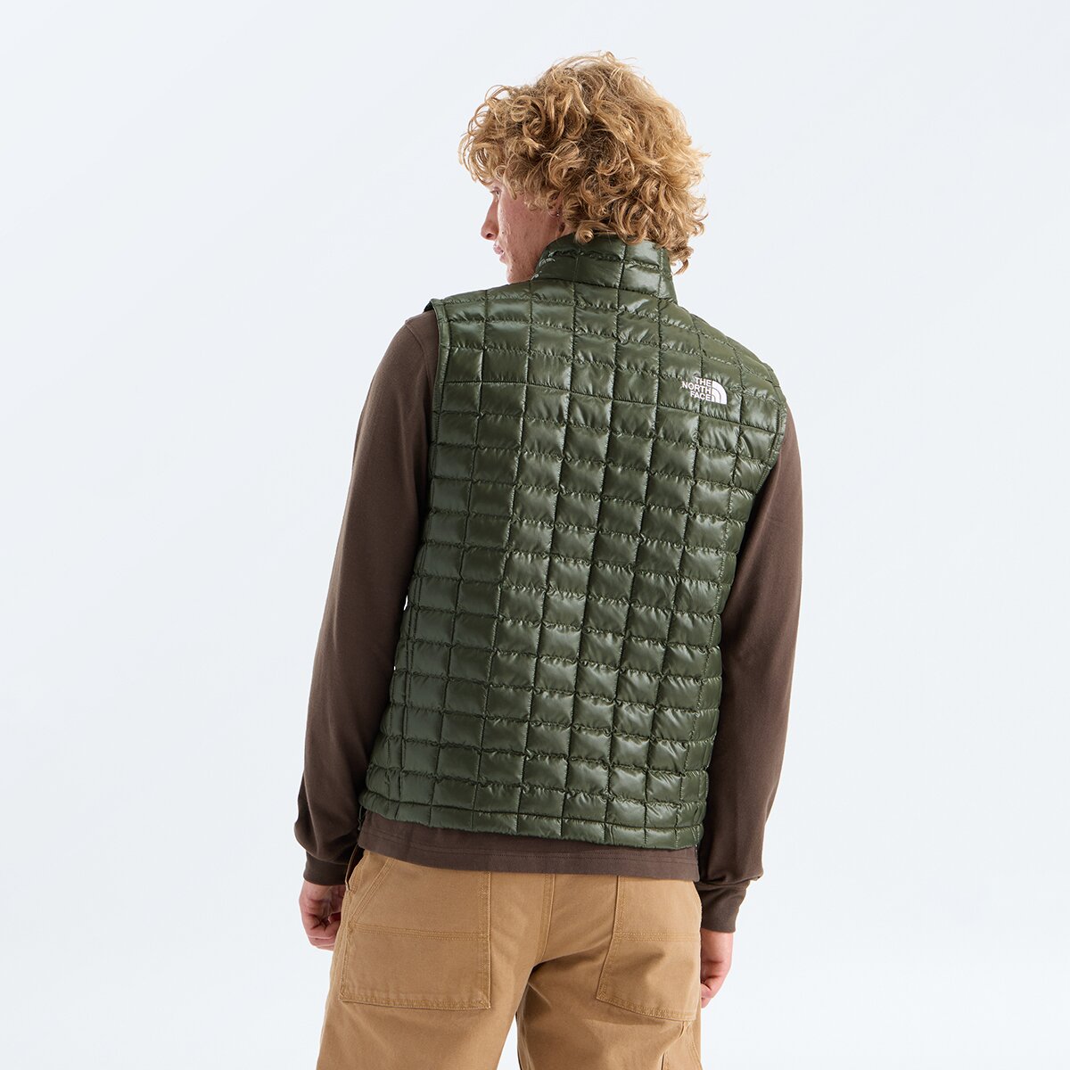Мужской жилет The North Face ThermoBall Vest, цвет: Серо-коричневый зелёный — фото 2