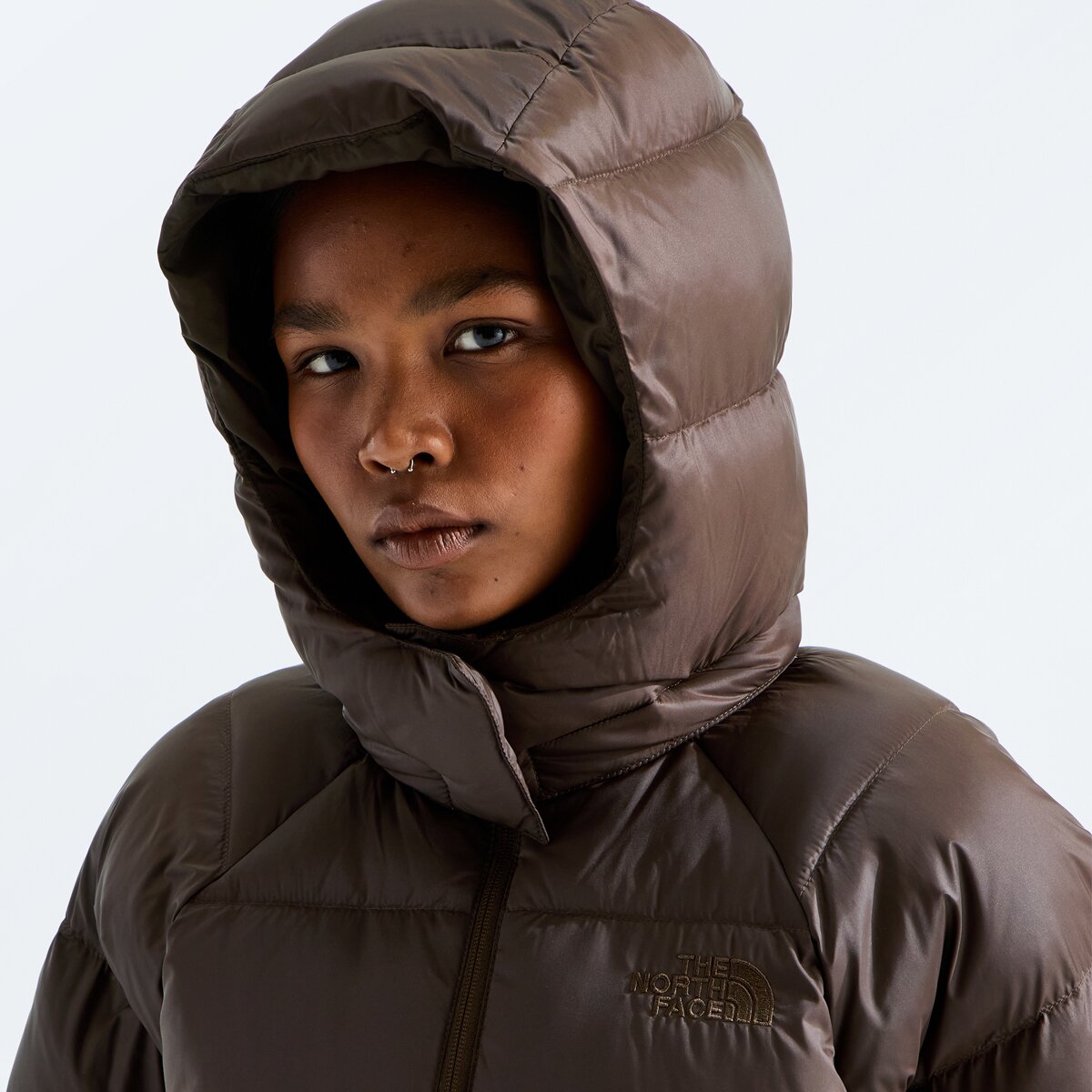 Женская куртка The North Face Hydrenalite City Down Hooded, цвет: Тёмный каштановый — фото 4