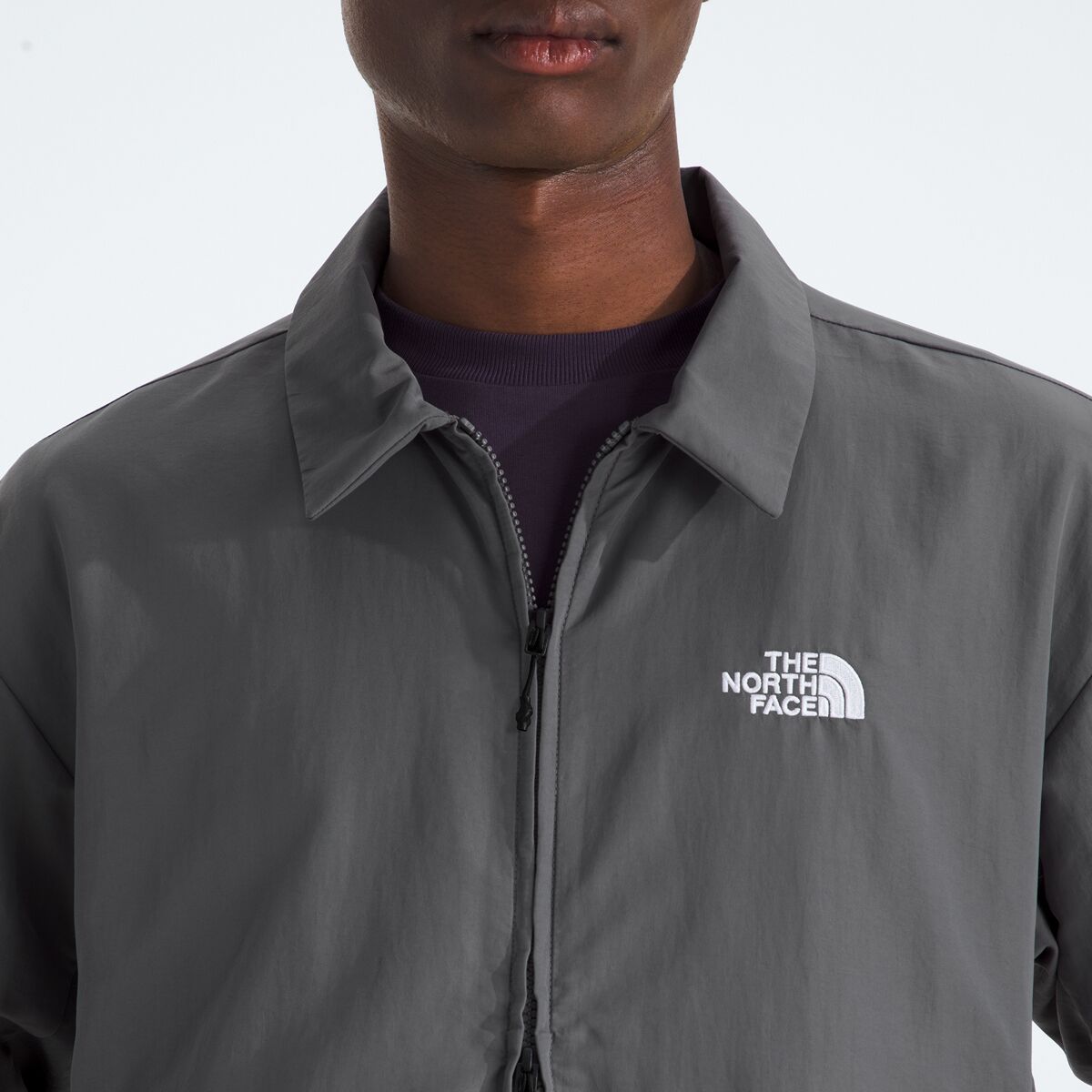Мужская куртка The North Face TNF Easy Wind Jacket, цвет: Дымчатый жемчужный — фото 2