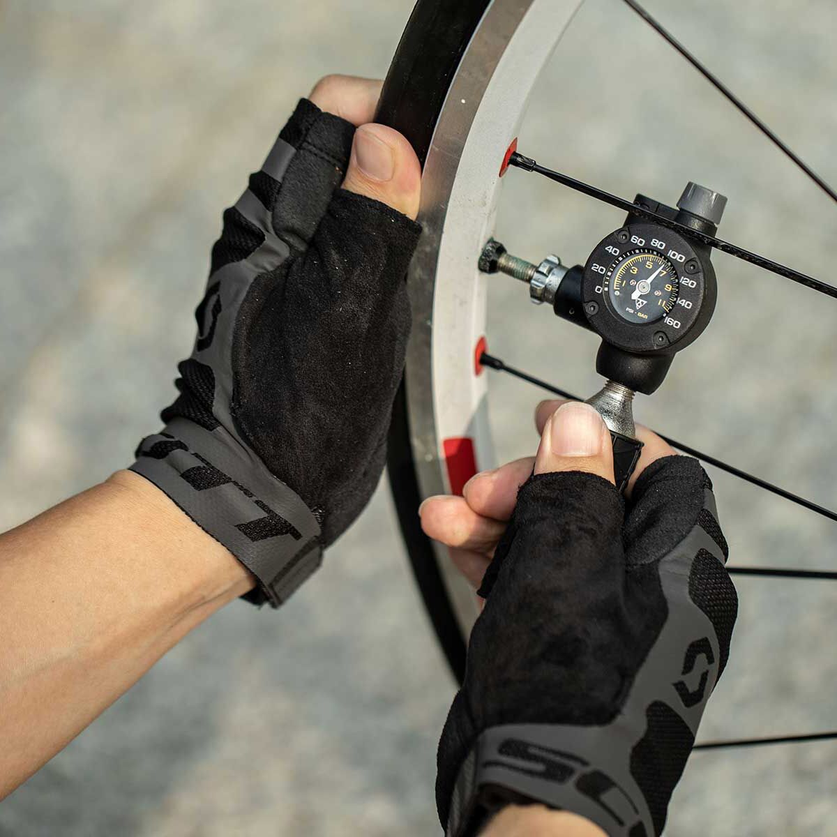 Topeak AirBooster G2 CO2 Inflator and Gauge