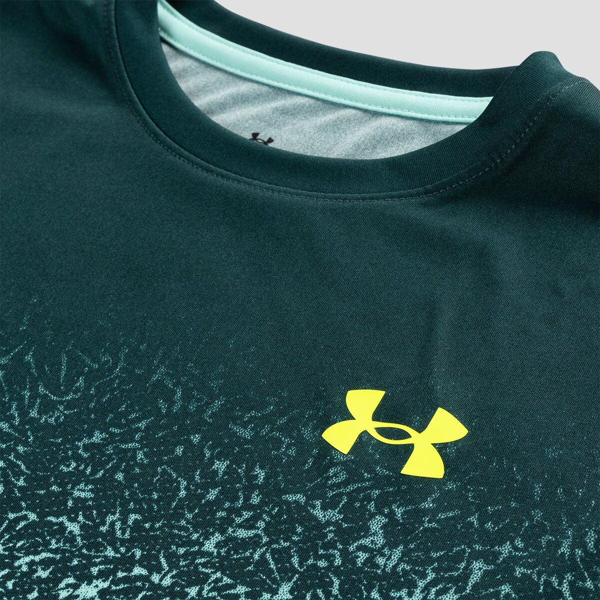 Under Armour Illumine Gradient Logo Long-Sleeve Shirt -...