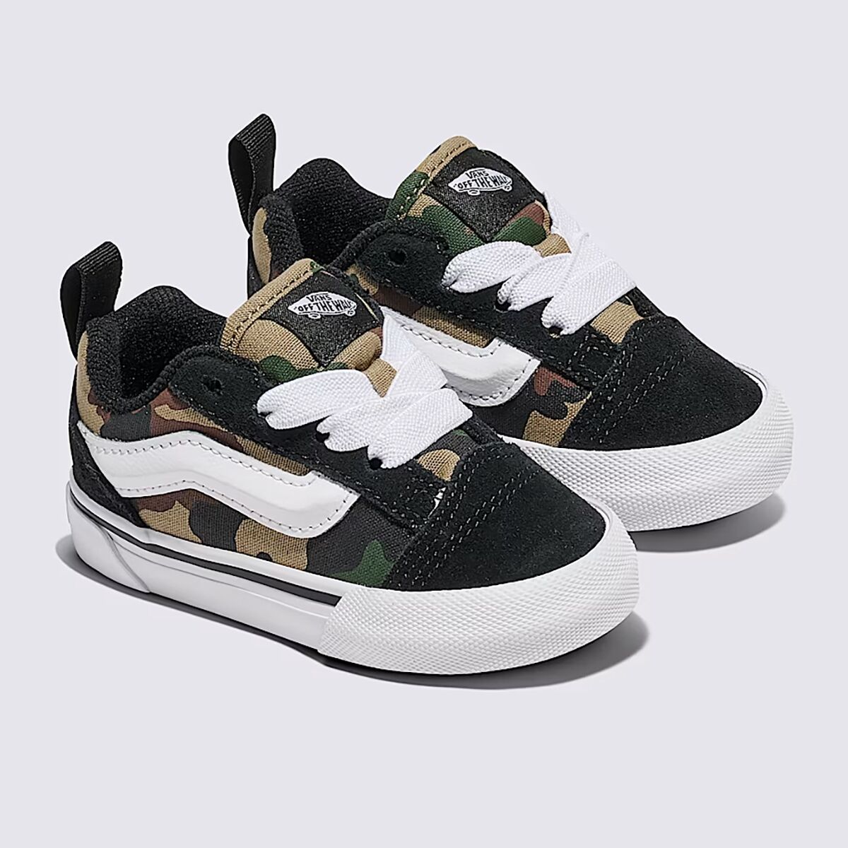 Детские кроссовки Vans Knu Skool Elastic Lace Shoe - Toddlers', цвет: Камуфляжный чёрный / Зелёный — фото 2