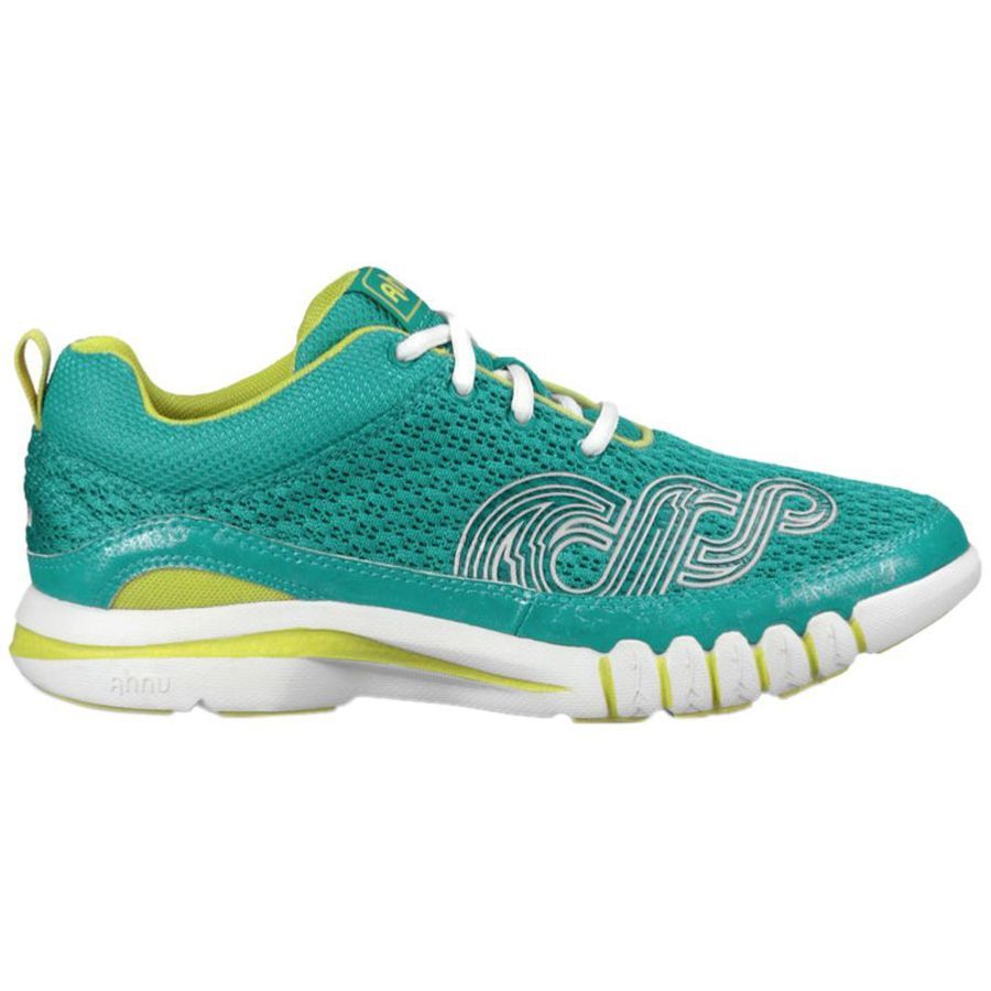 flexible sole running shoes
