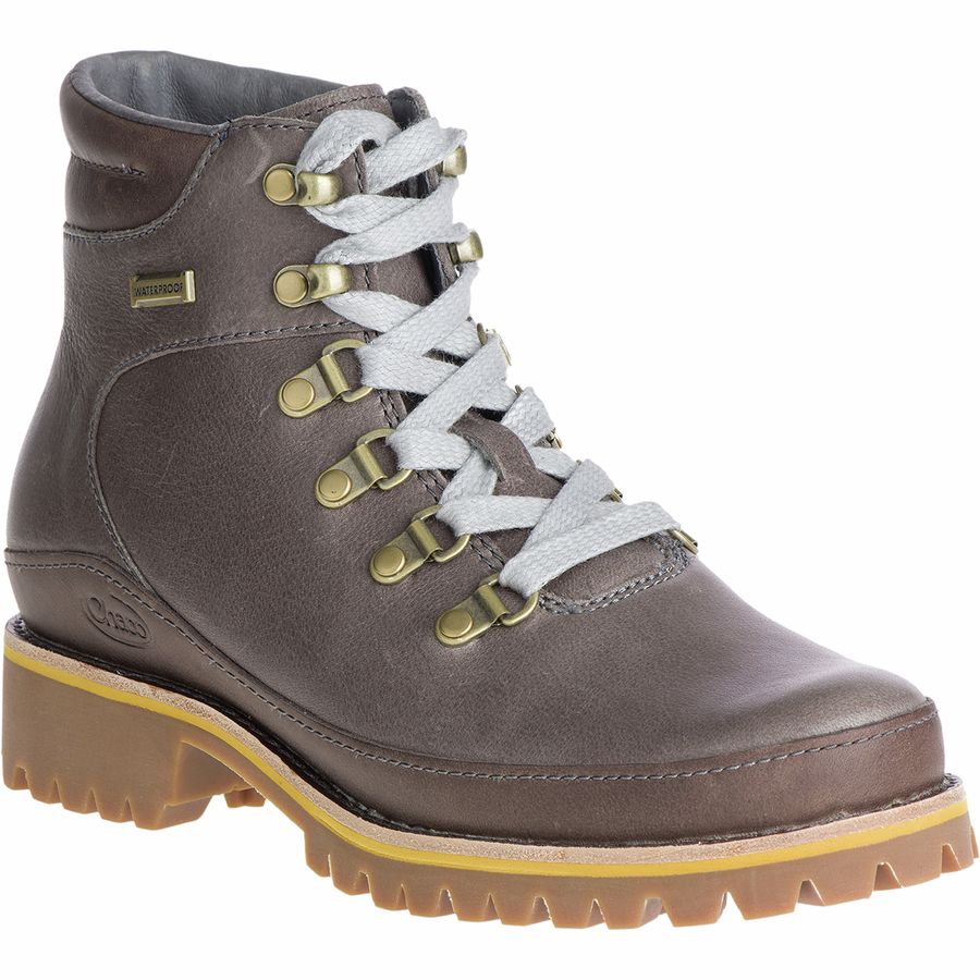 chaco women's hiking boots
