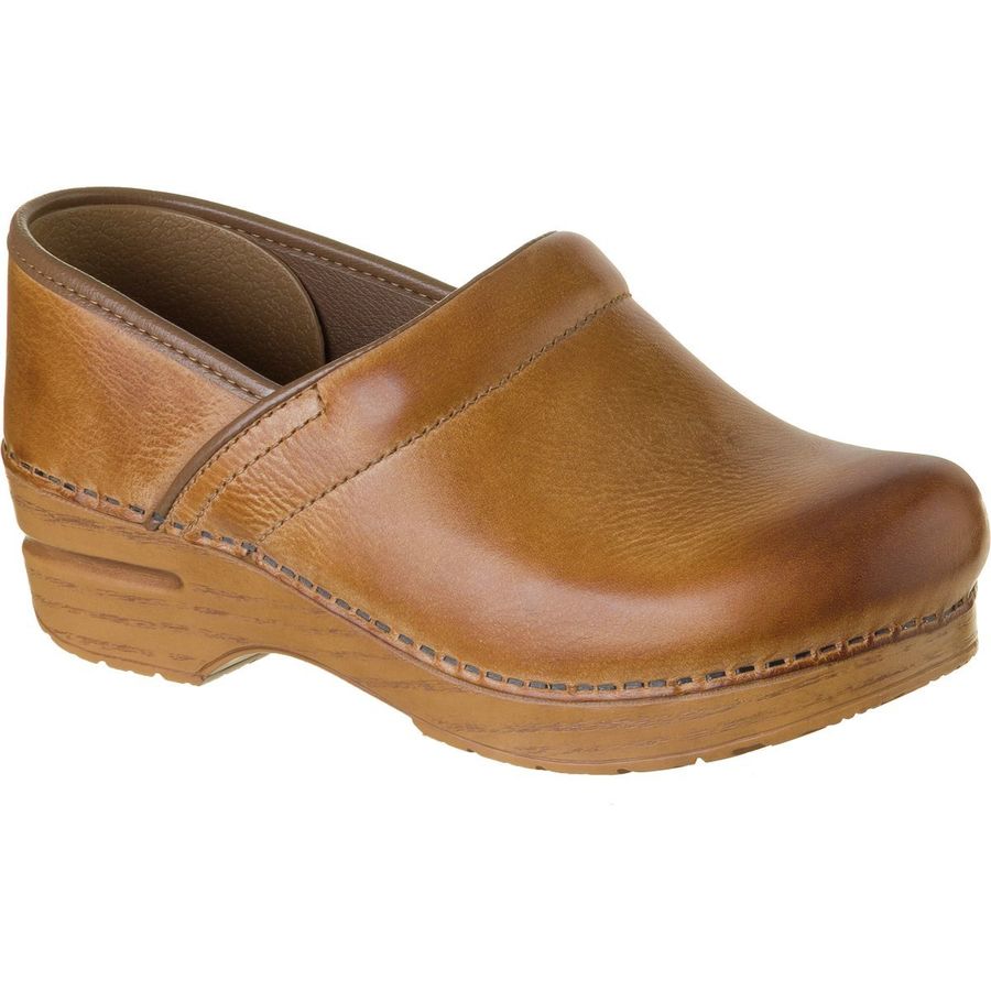 dansko distressed clog