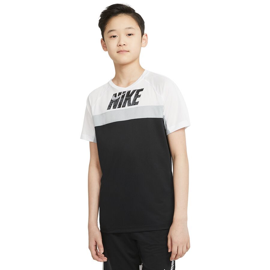 boys black nike shirt
