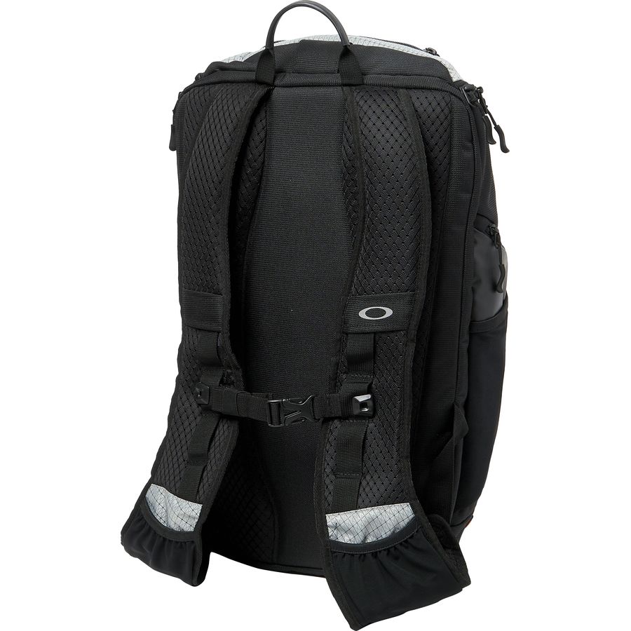 Oakley Link 20L Backpack