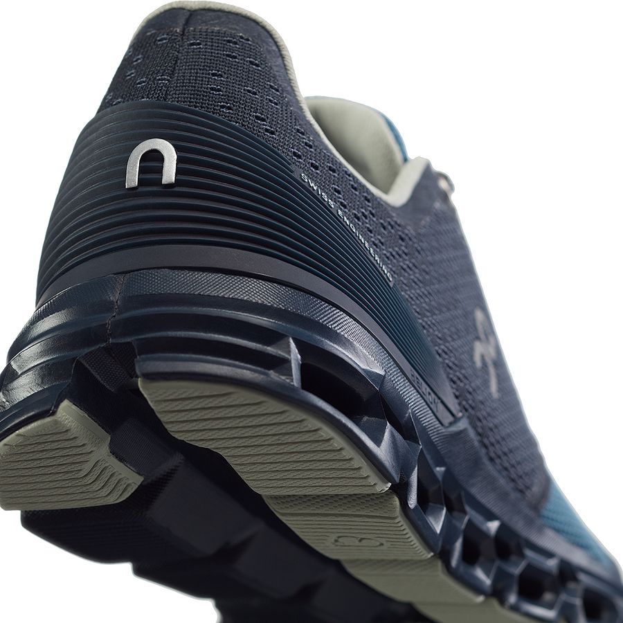 on cloudstratus womens