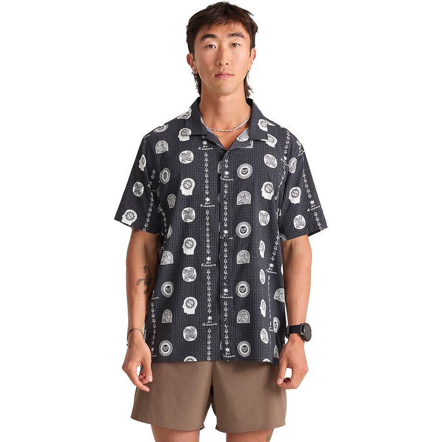 Мужская рубашка Roark Bless Up Trail Short-Sleeve, цвет: Чёрный с принтом