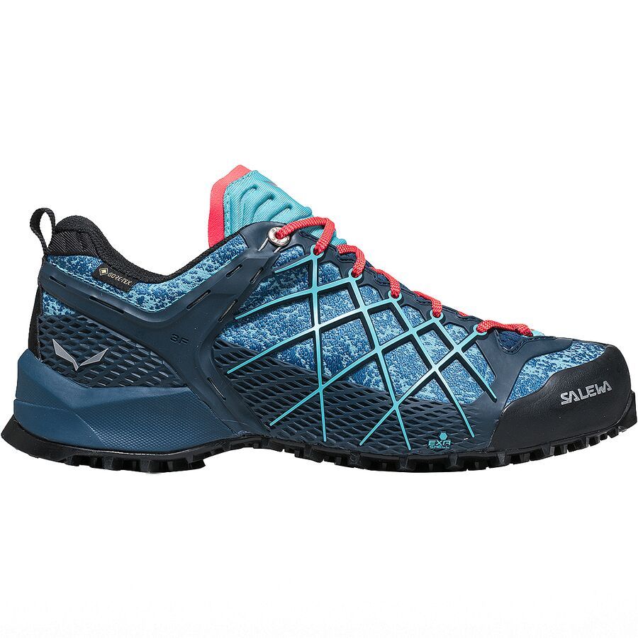 womens hiking shoes canada