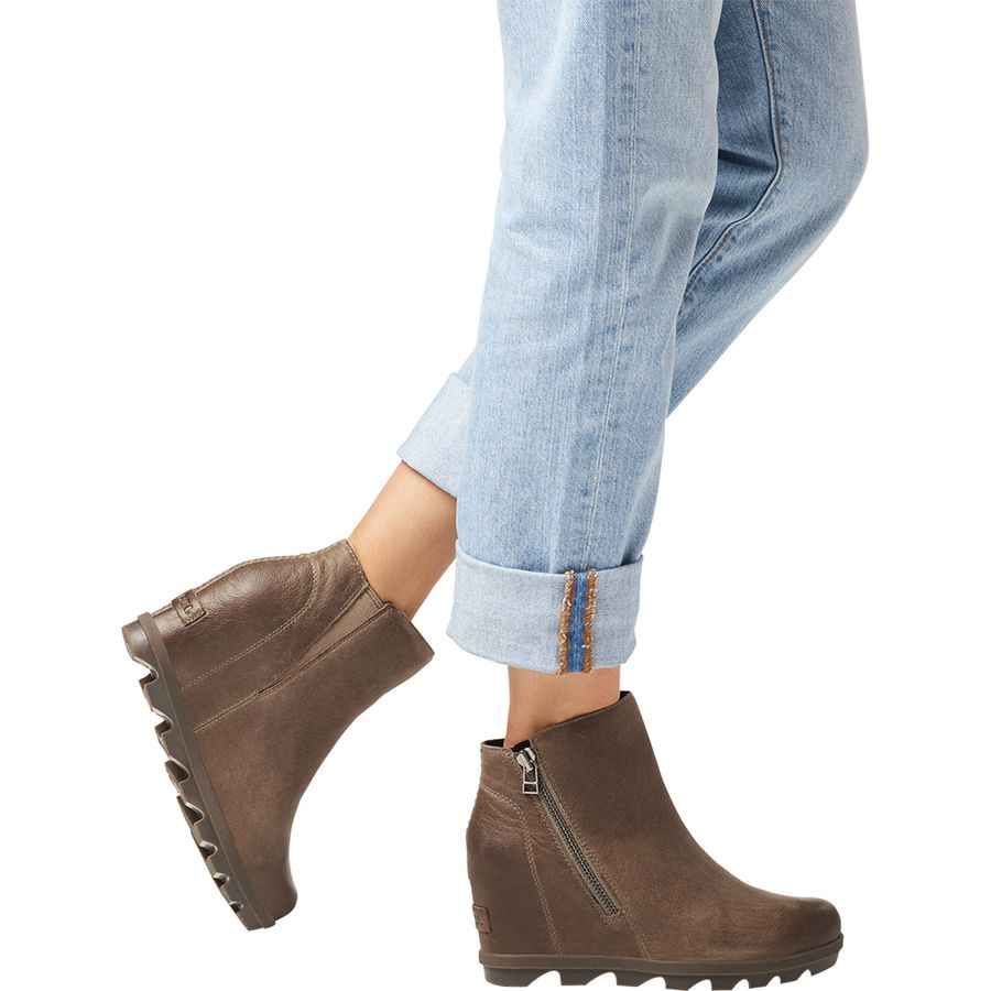 joan of arctic wedge zip boot
