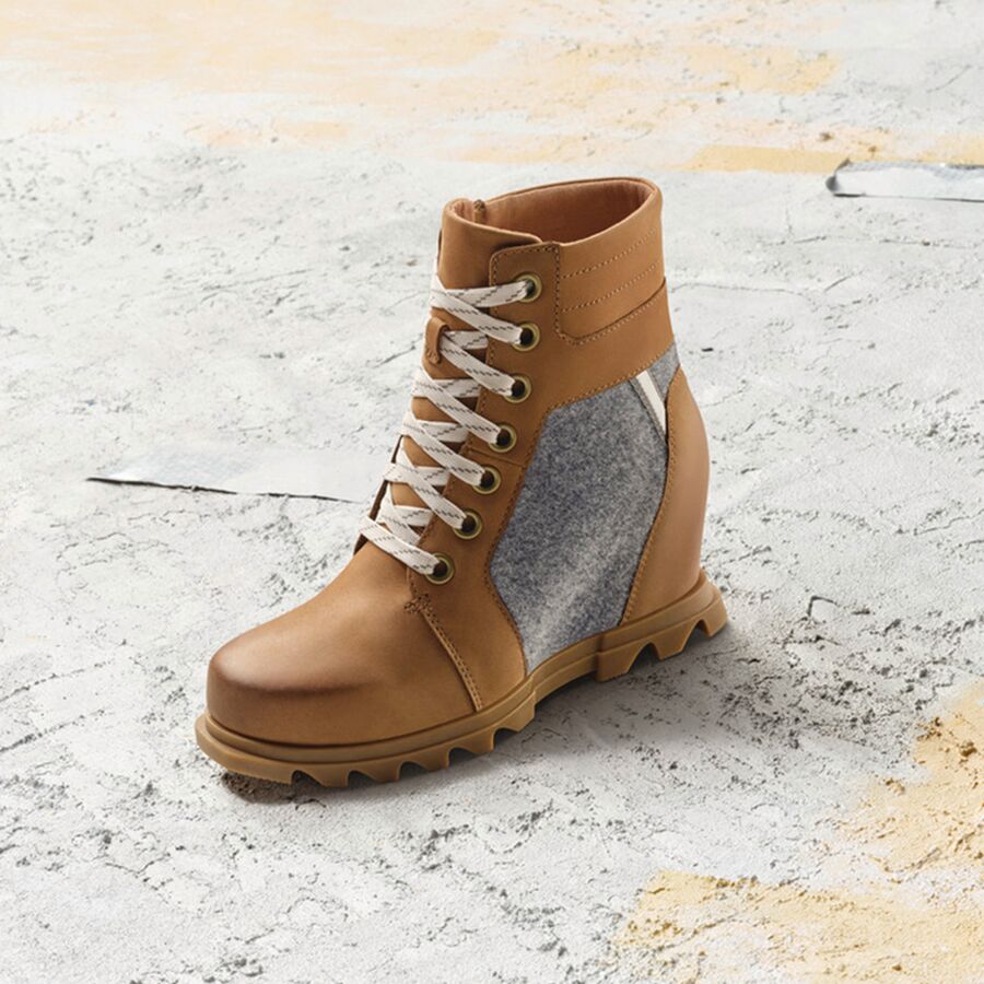 sorel joan of arctic wedge red
