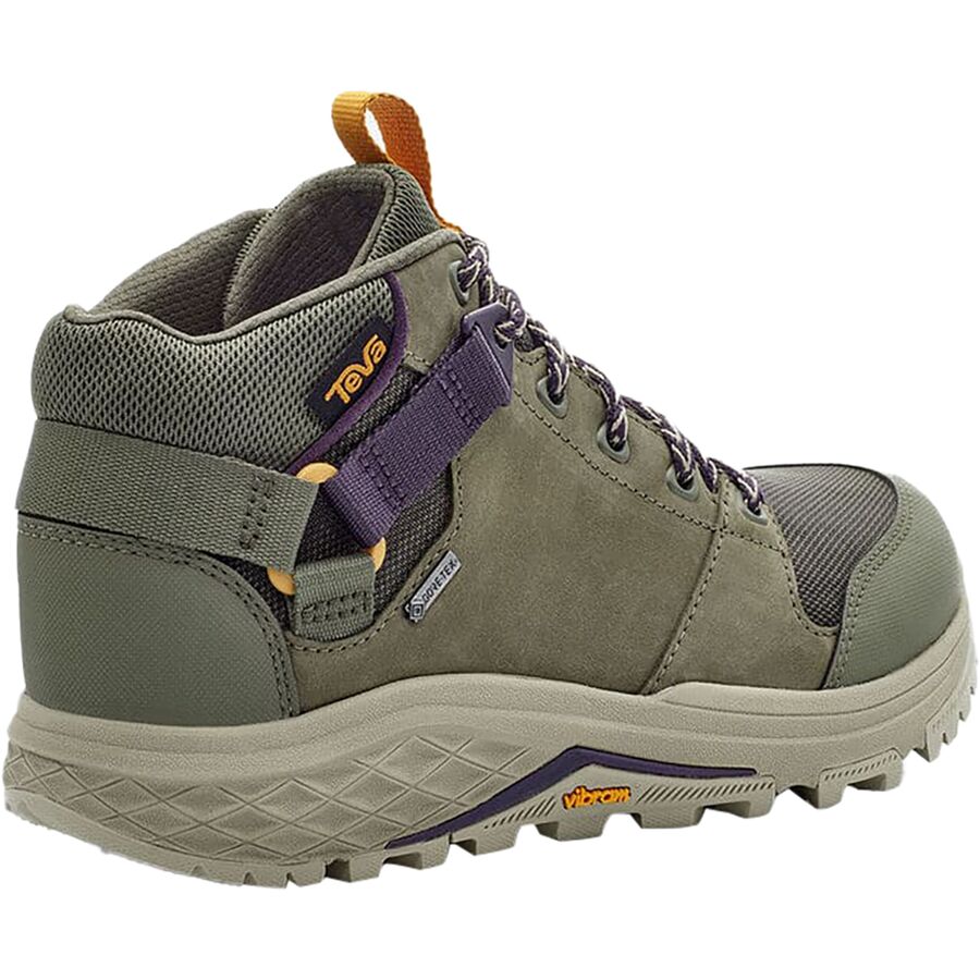 hiking in tevas