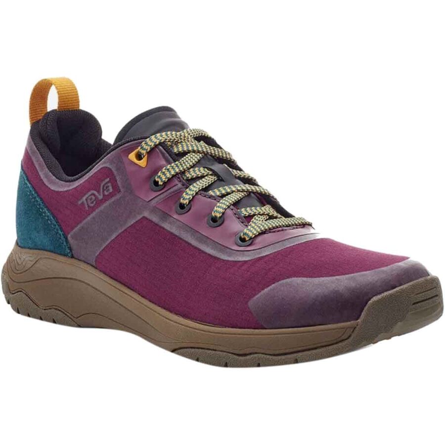 teva hiking shoes