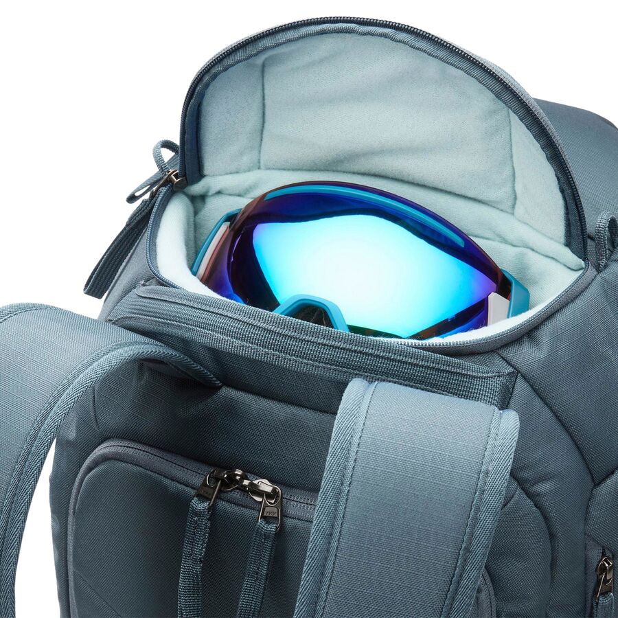 thule roundtrip boot backpack 45l
