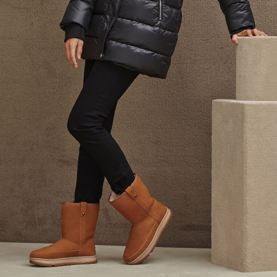 ugg classic arctic grip boot